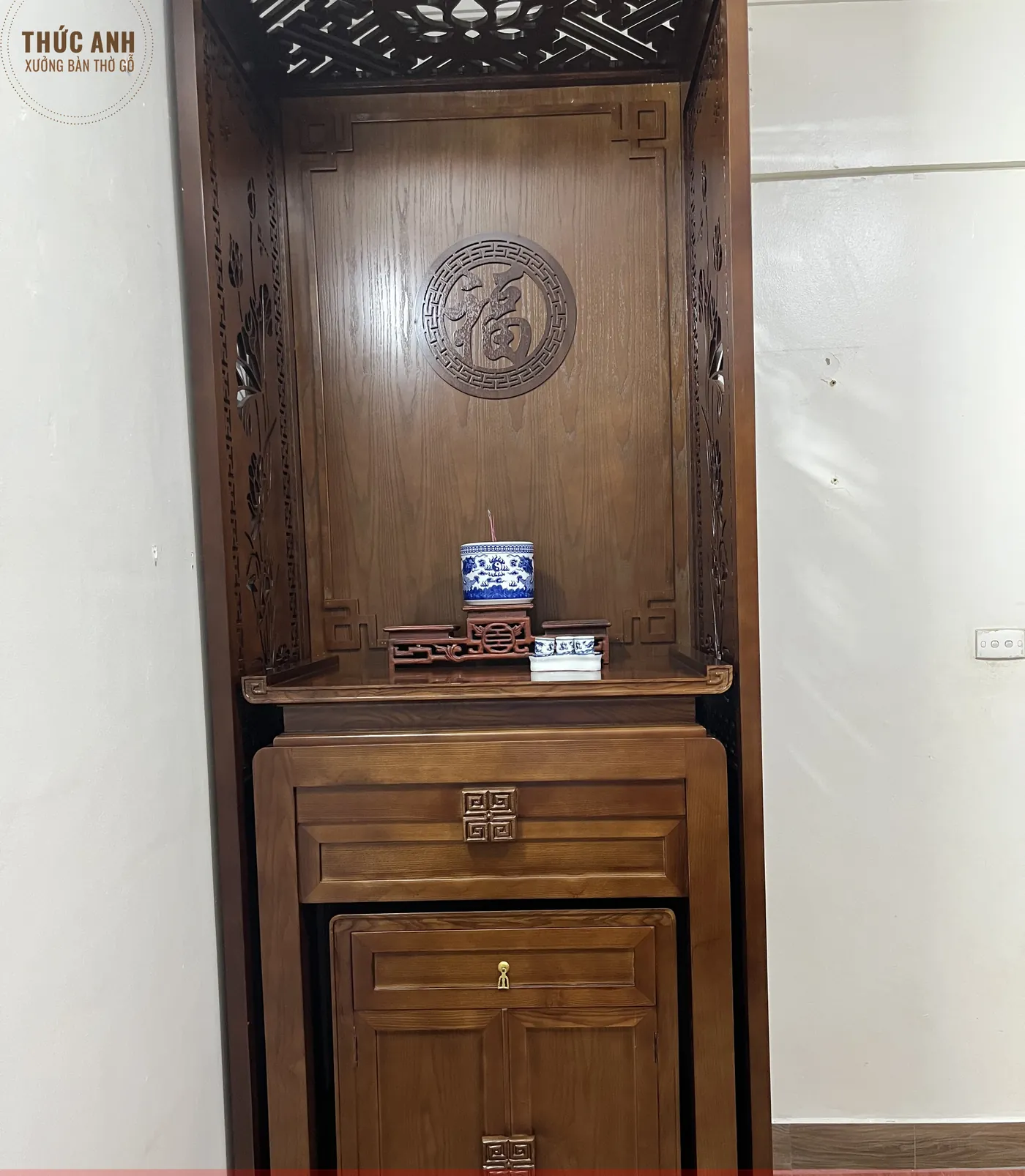 Bàn thờ đứng gỗ sồi