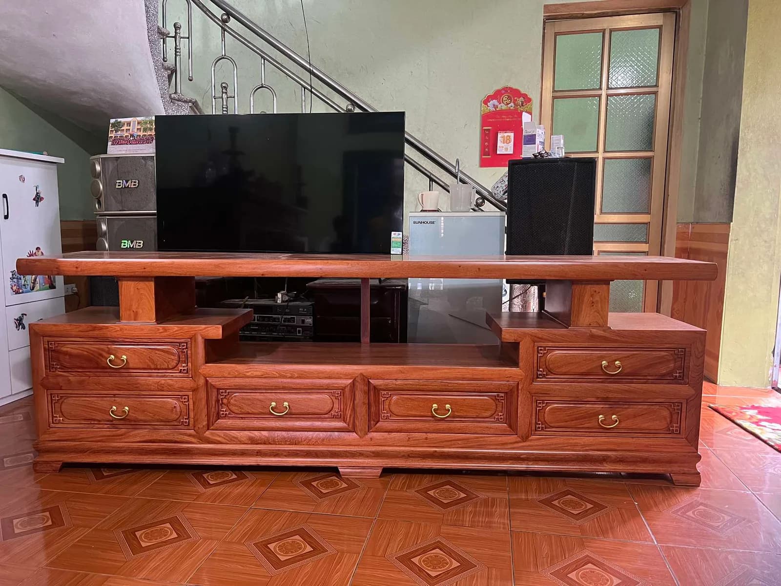 Kệ tivi mặt phản 6 ngăn kéo